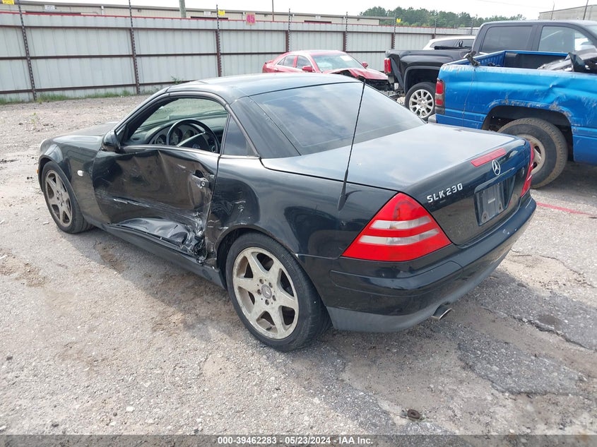 2000 Mercedes-Benz Slk 230 Kompressor VIN: WDBKK47F5YF165991 Lot: 39462283