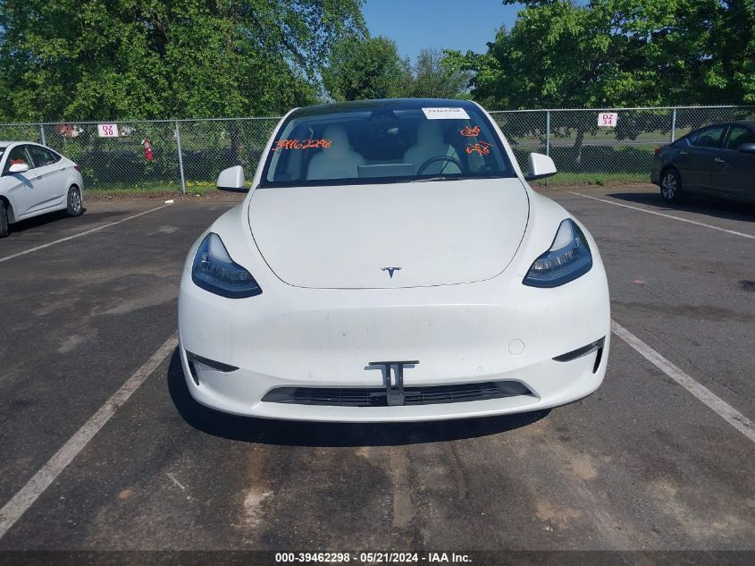 2022 Tesla Model Y Long Range Dual Motor All-Wheel Drive VIN: 7SAYGDEE0NF355515 Lot: 39462298