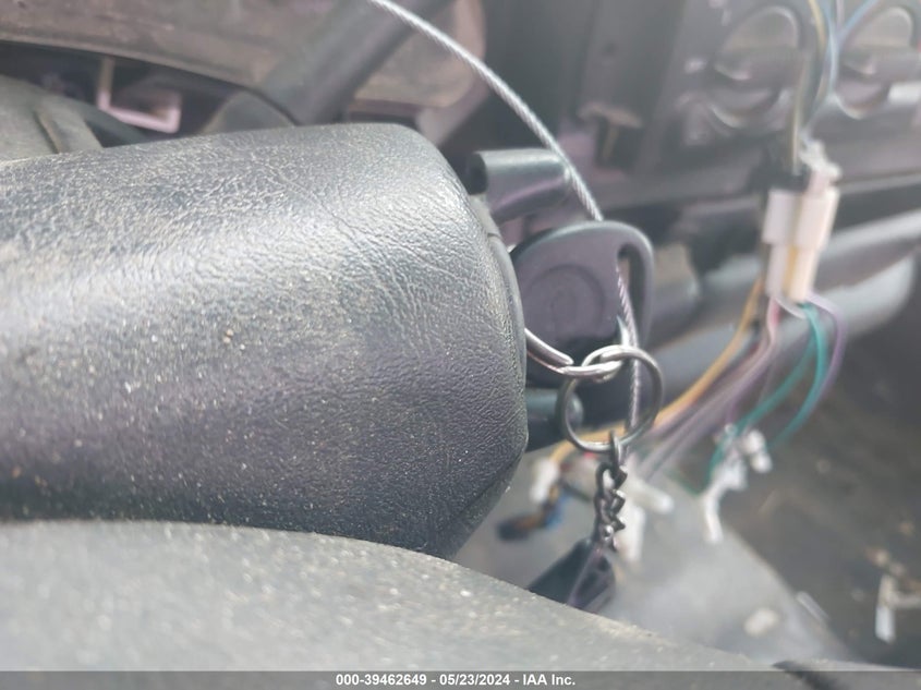 1999 Chevrolet Silverado 1500 VIN: 1GCEC14T4XZ125774 Lot: 39462649