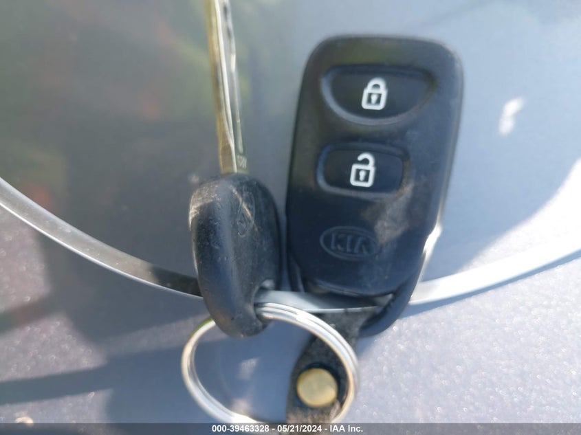 2011 Kia Sorento Lx VIN: 5XYKT4A18BG058353 Lot: 39463328