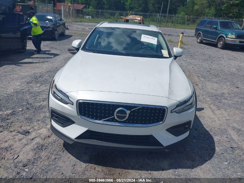 2023 Volvo V60 Cross Country B5 Plus VIN: YV4L12WYXP2112545 Lot: 39463966