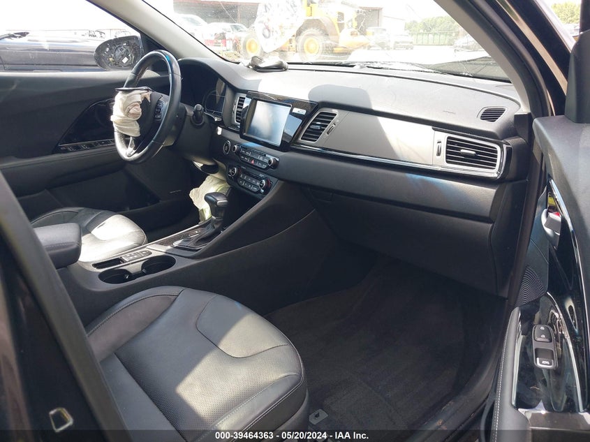 2018 Kia Niro Touring VIN: KNDCE3LCXJ5111231 Lot: 39464363