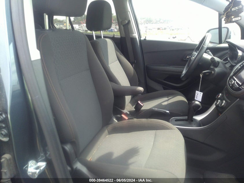 VIN KL7CJNSB0MB349558 2021 CHEVROLET TRAX AWD LS