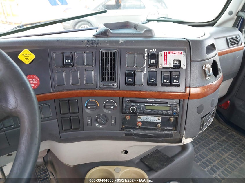 2009 Volvo Vn Vnm VIN: 4V4MC9EG39N283615 Lot: 39464680