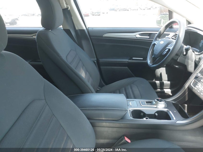 VIN 3FA6P0H76HR198219 2017 FORD FUSION SE