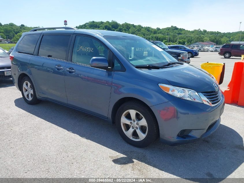 5TDKZ3DC7HS889330 2017 TOYOTA SIENNA - Image 1