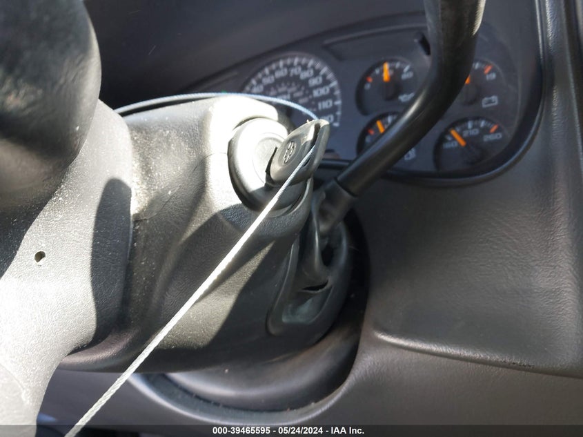 2005 Chevrolet Silverado C1500 VIN: 2GCEC19T151236958 Lot: 39465595