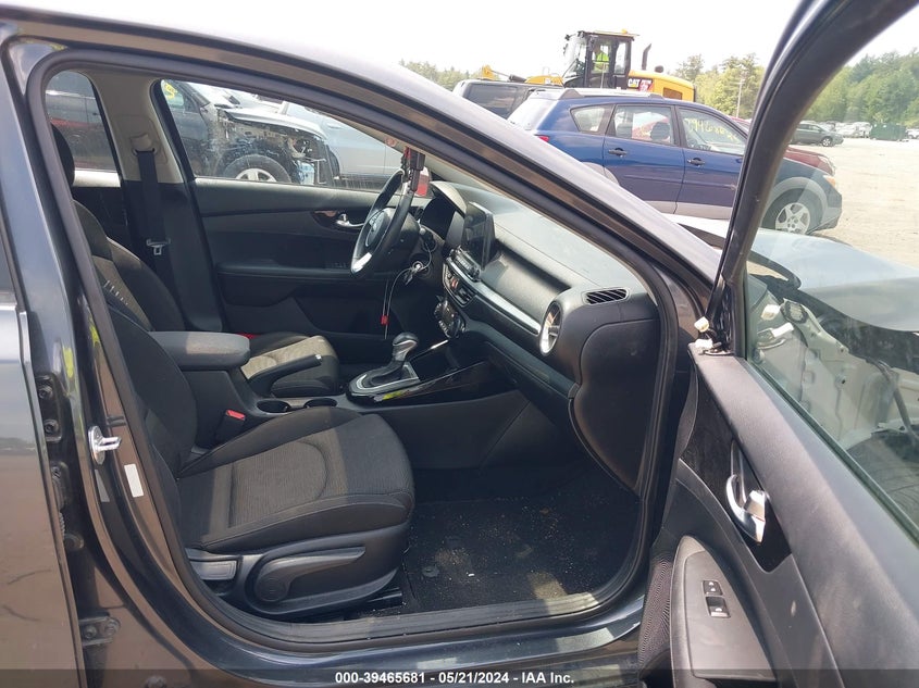 VIN 3KPF34ADXKE079181 2019 KIA FORTE S