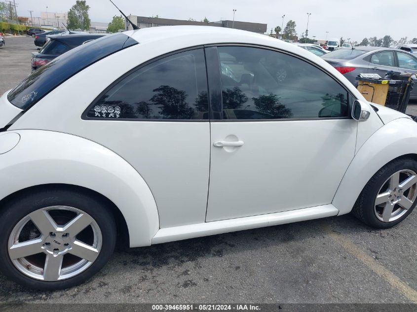 2010 Volkswagen New Beetle 2.5L VIN: 3VWPG3AG2AM016042 Lot: 39465951