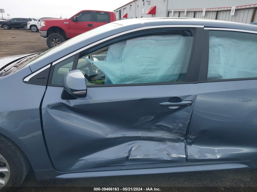 2022 TOYOTA COROLLA XLE - 5YFFPMAE8NP382699