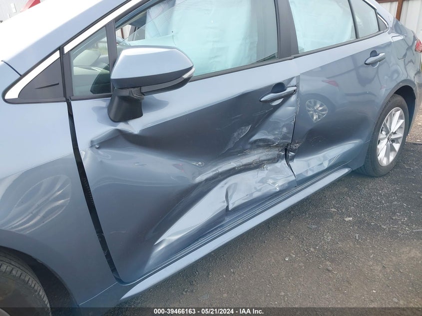 2022 TOYOTA COROLLA XLE - 5YFFPMAE8NP382699