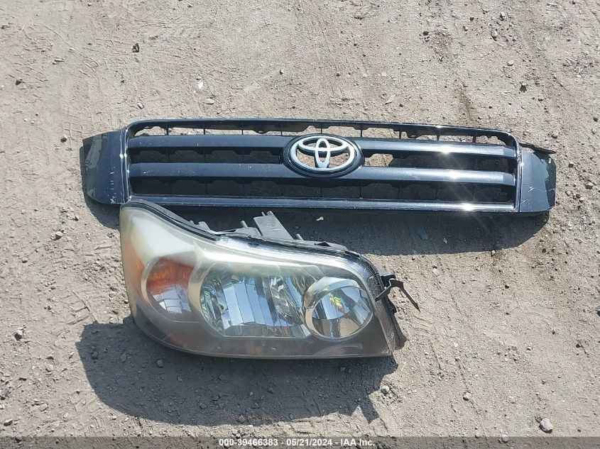 JTEGD21A050112418 2005 Toyota Highlander