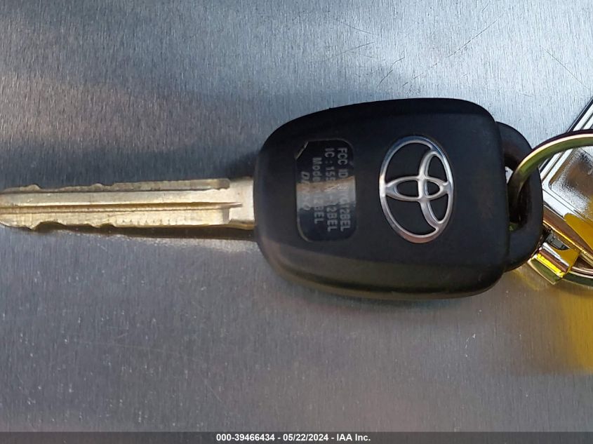 2017 Toyota Corolla Se VIN: 5YFBURHE8HP608917 Lot: 39466434