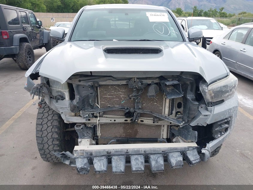 2017 TOYOTA TACOMA DBL CAB/SR/TRDSPT/OR/PRO - 5TFCZ5AN6HX111889