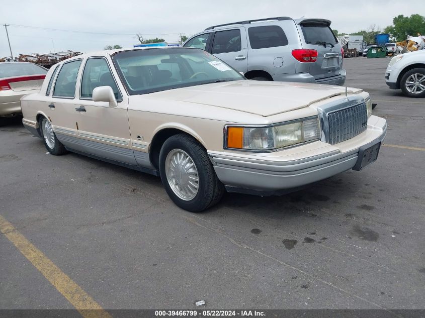 1995 Lincoln Town Car Signature/Spinnaker VIN: 1LNLM82W5SY705099 Lot: 39466799