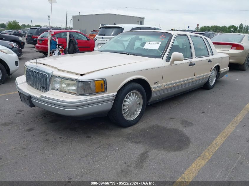 1995 Lincoln Town Car Signature/Spinnaker VIN: 1LNLM82W5SY705099 Lot: 39466799