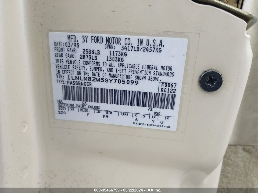 1995 Lincoln Town Car Signature/Spinnaker VIN: 1LNLM82W5SY705099 Lot: 39466799