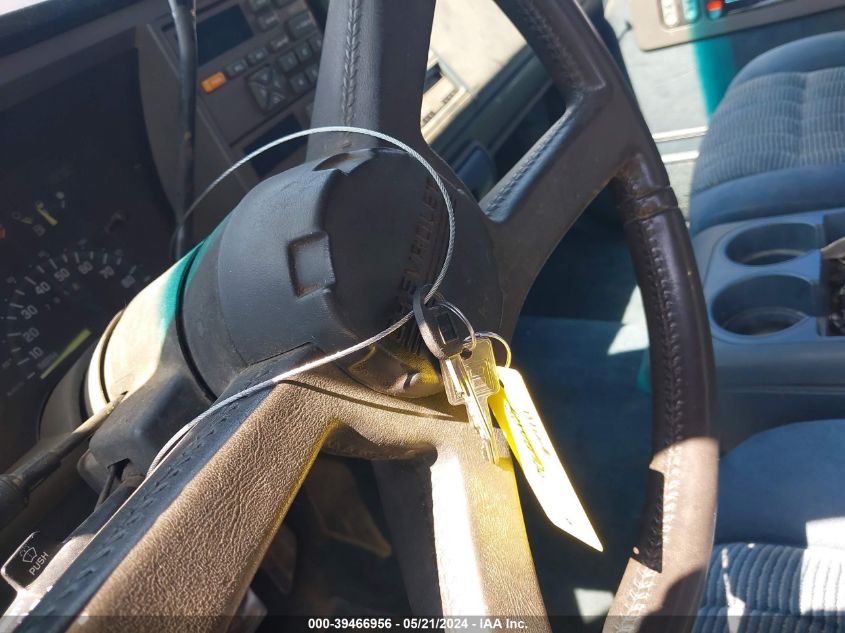 1993 Chevrolet Gmt-400 C1500 VIN: 2GCEC19K1P1219796 Lot: 39466956