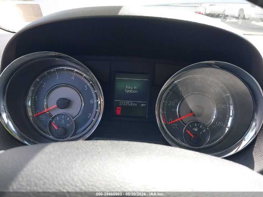 2011 Chrysler Town & Country Touring-L VIN: 2A4RR8DG4BR758302 Lot: 39466983