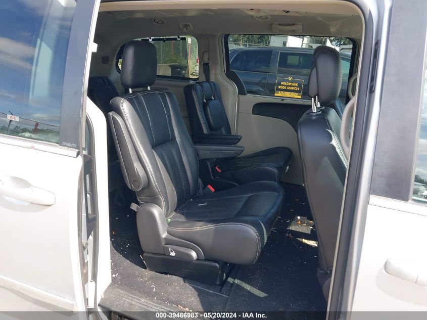 2011 Chrysler Town & Country Touring-L VIN: 2A4RR8DG4BR758302 Lot: 39466983