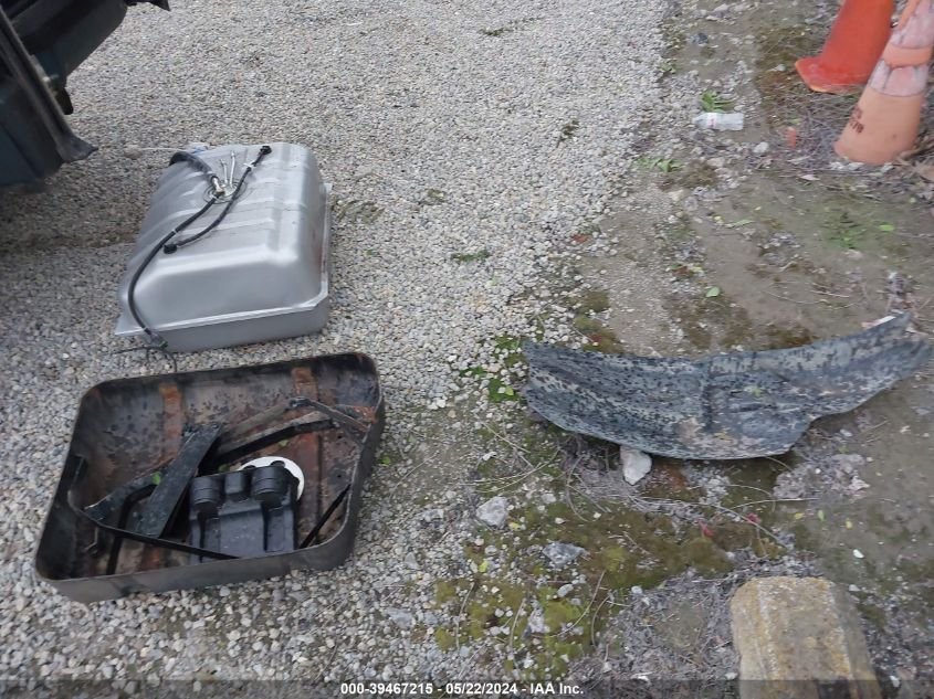 1995 Chevrolet Tahoe K1500 VIN: 1GNEK18K4SJ411689 Lot: 39467215