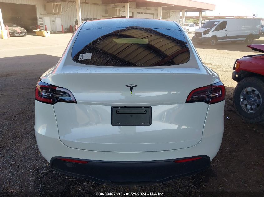 2024 Tesla Model Y Rwd VIN: 7SAYGDEDXRF047457 Lot: 39467333