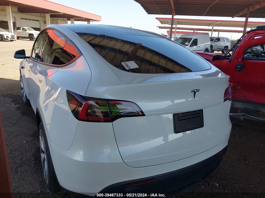 VIN 7SAYGDEDXRF047457 2024 TESLA MODEL Y