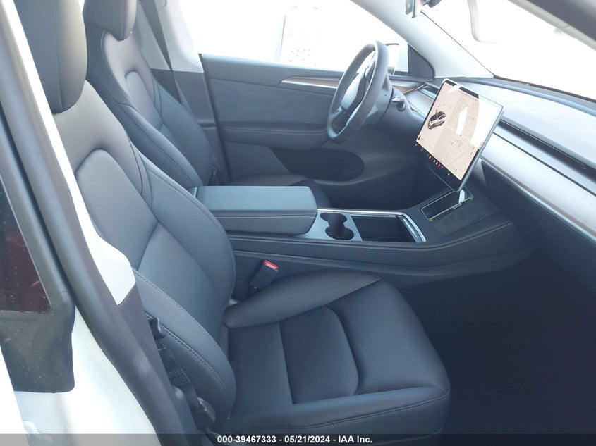VIN 7SAYGDEDXRF047457 2024 TESLA MODEL Y