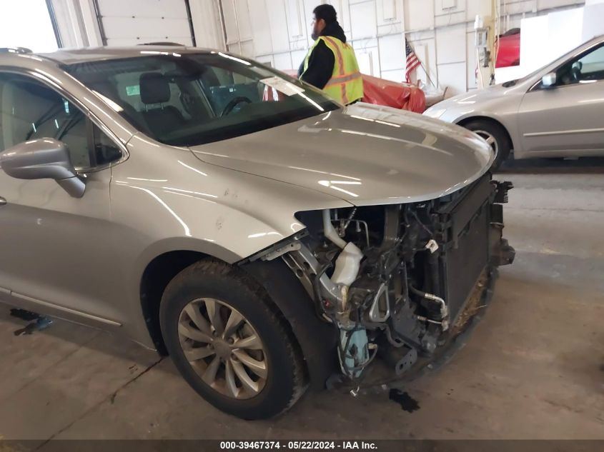 2019 Chrysler Pacifica Touring L VIN: 2C4RC1BG9KR537182 Lot: 39467374