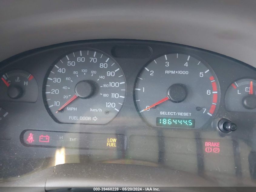 2000 Ford Mustang VIN: 1FAFP4043YF278518 Lot: 39468228