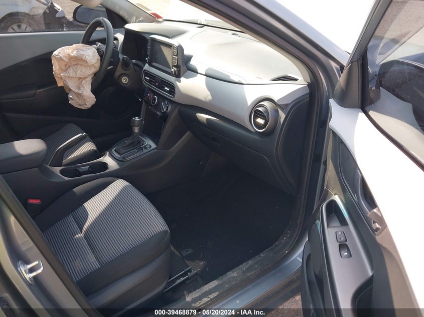 VIN KM8K1CAA2MU654135 2021 HYUNDAI KONA SE