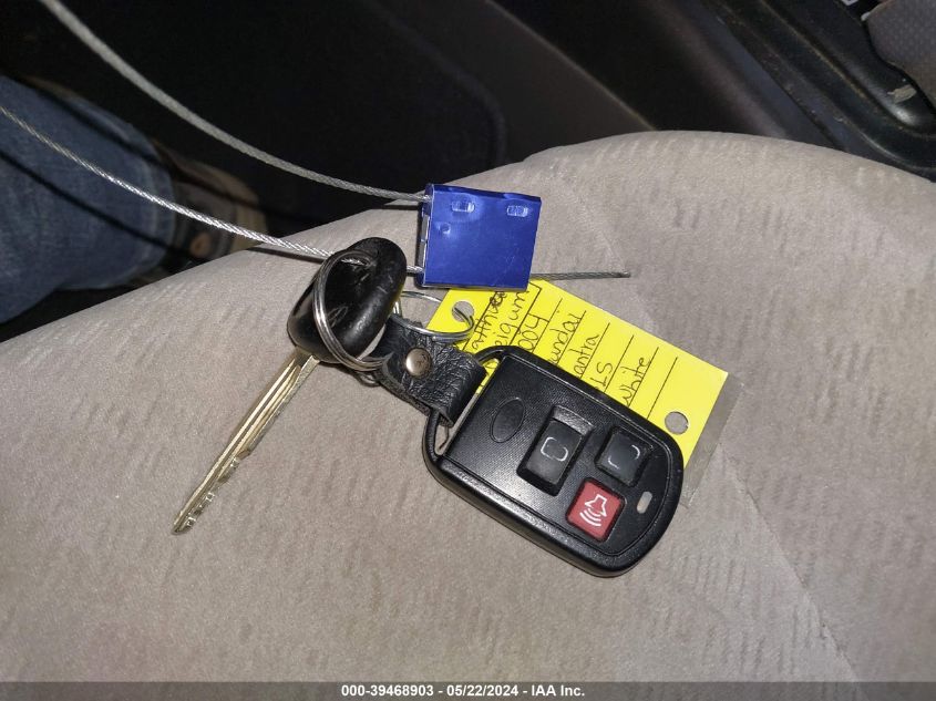 2004 Hyundai Elantra Gls/Gt VIN: KMHDN46D14U875568 Lot: 39468903