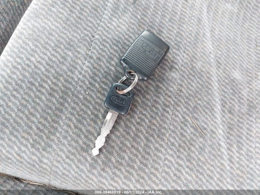 1995 Ford Explorer VIN: 1FMDU34XXSZB33230 Lot: 39469519