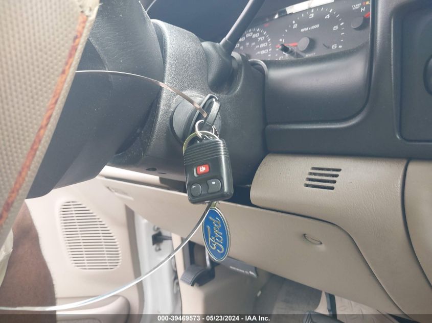 2005 Ford Excursion Eddie Bauer VIN: 1FMNU44L45EB45831 Lot: 39469573