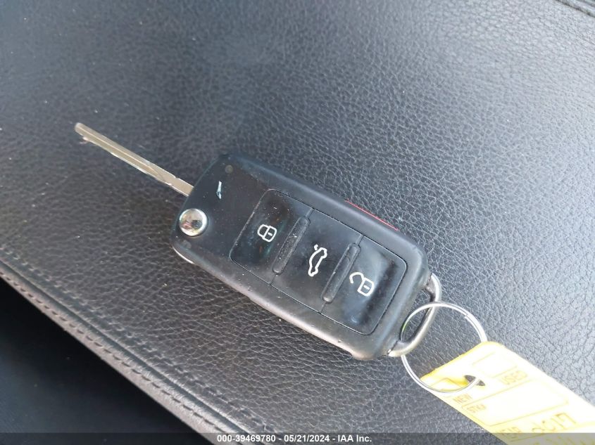 2017 Volkswagen Passat 1.8T S VIN: 1VWAT7A33HC009134 Lot: 39469780