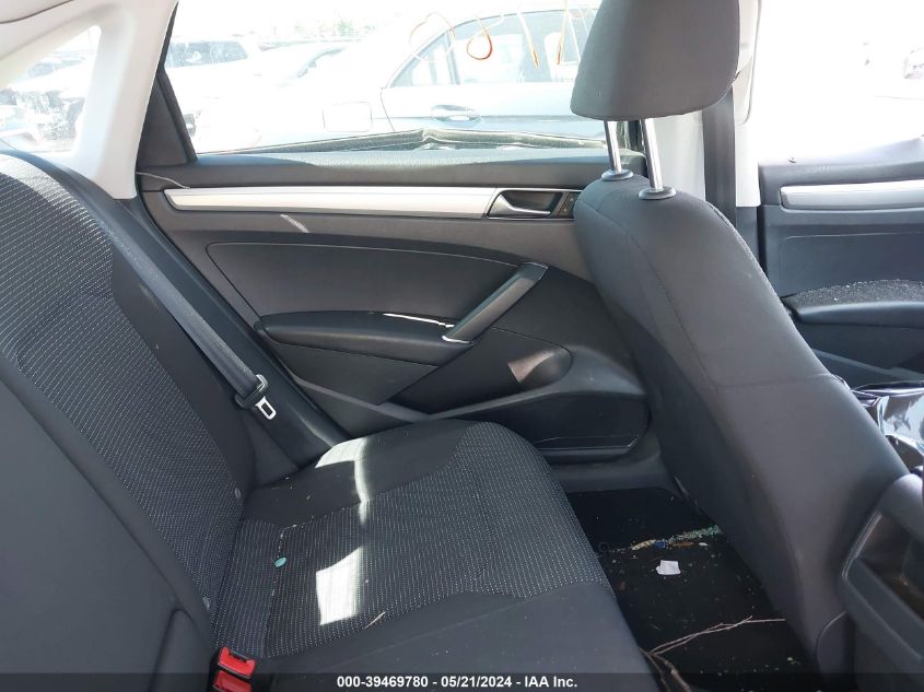 2017 Volkswagen Passat 1.8T S VIN: 1VWAT7A33HC009134 Lot: 39469780