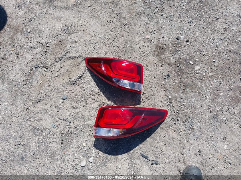 2017 Hyundai Santa Fe Se VIN: KM8SN4HF3HU237382 Lot: 39470150