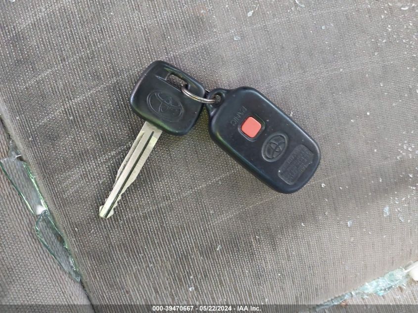 2004 Toyota Camry Le VIN: 4T1BE32K04U890178 Lot: 39470667