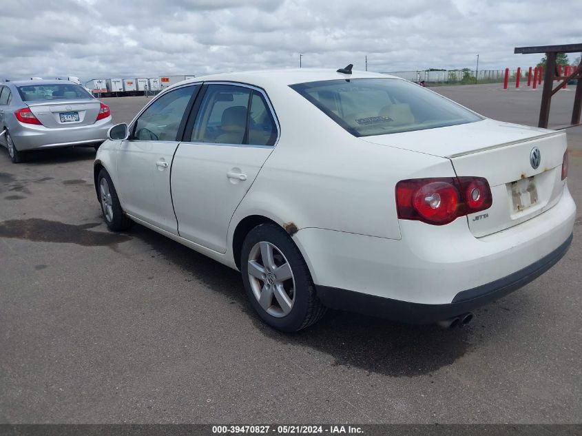 2008 Volkswagen Jetta Se/Sel VIN: 3VWRM71K58M142645 Lot: 39470827