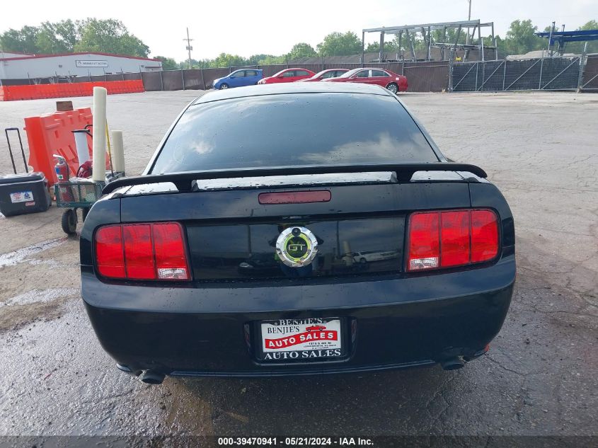 2005 Ford Mustang Gt Deluxe/Gt Premium VIN: 1ZVFT82H255177398 Lot: 39470941