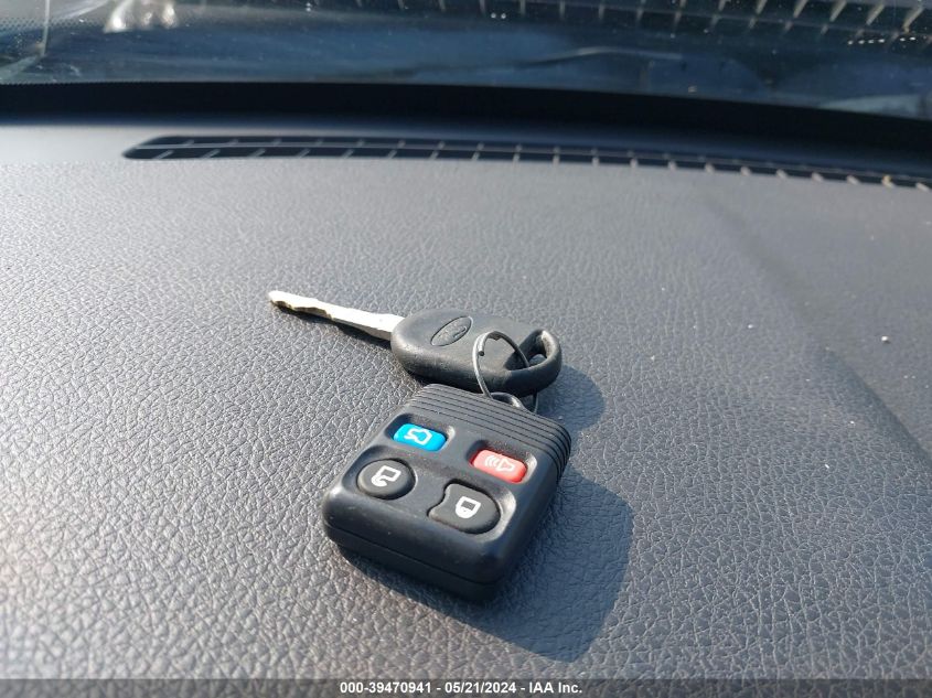 2005 Ford Mustang Gt Deluxe/Gt Premium VIN: 1ZVFT82H255177398 Lot: 39470941