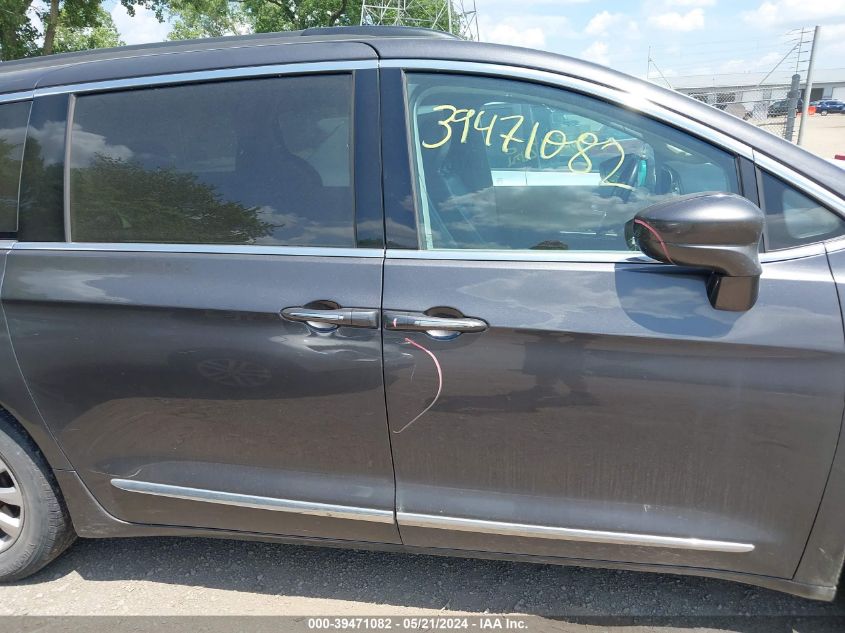 2017 Chrysler Pacifica Touring-L VIN: 2C4RC1BG2HR660492 Lot: 39471082