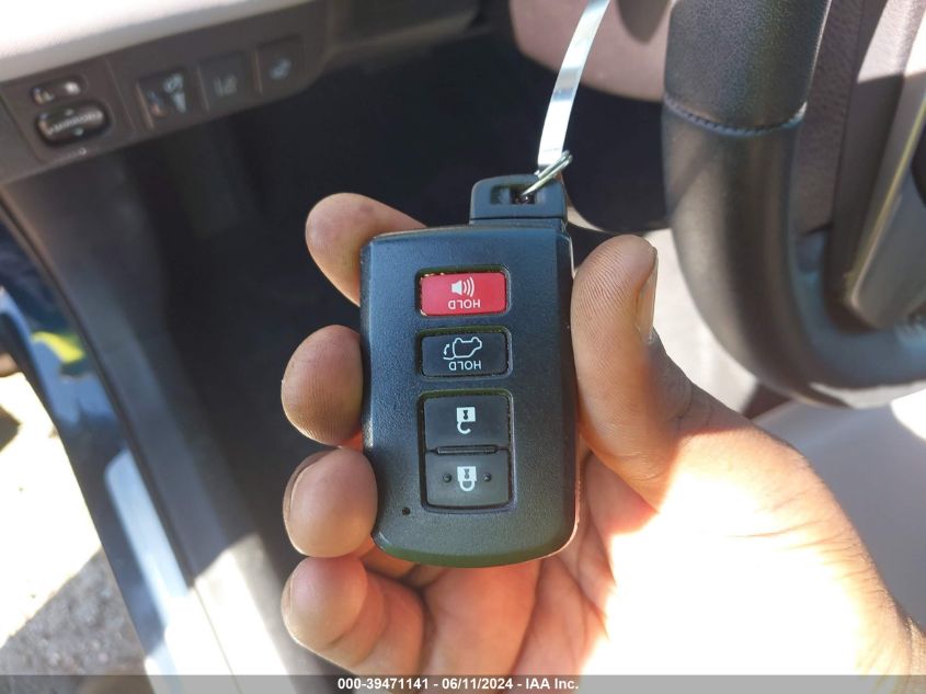 2017 Toyota Rav4 Platinum VIN: 2T3DFREV7HW691592 Lot: 39471141