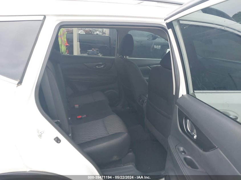 2017 Nissan Rogue Sv VIN: 5N1AT2MT8HC840609 Lot: 39471194