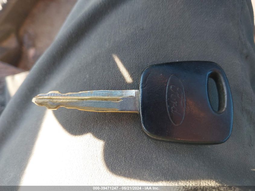 2004 Ford Escape Xlt VIN: 1FMYU03104KB36761 Lot: 39471247