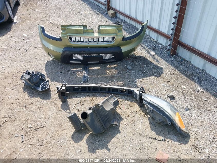 2011 Kia Soul ! VIN: KNDJT2A28B7214770 Lot: 39471251