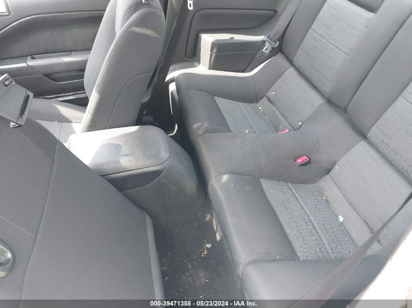 2006 Ford Mustang V6 VIN: 1ZVHT80N465257403 Lot: 39471358