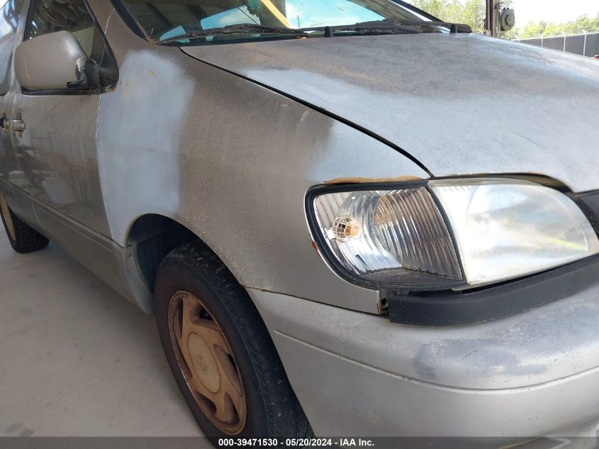 2001 Toyota Sienna Xle VIN: 4T3ZF13C31U390266 Lot: 39471530