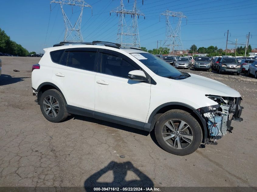 JTMWFREV5HJ705738 2017 Toyota Rav4 Xle