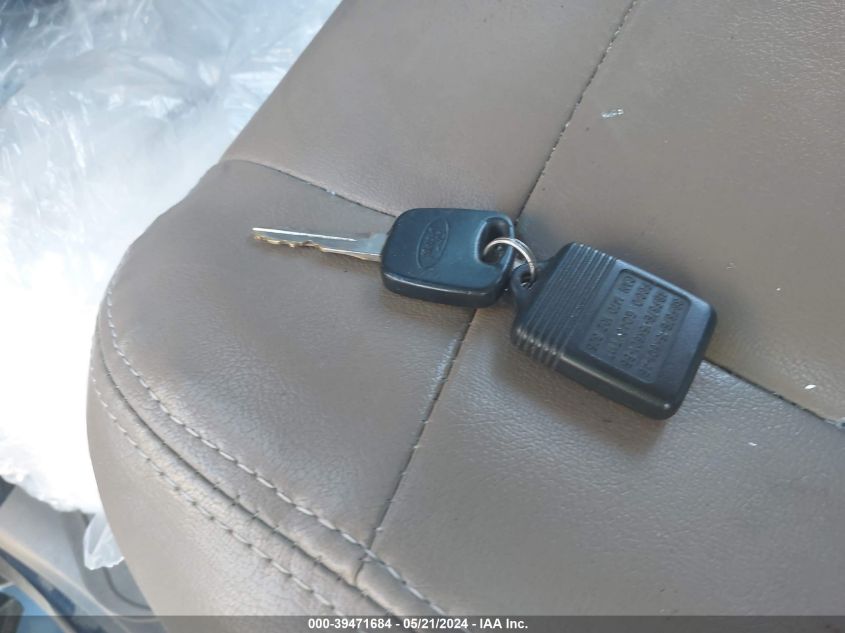 2002 Ford F-150 Lariat/Xlt VIN: 1FTRW08L42KB94463 Lot: 39471684